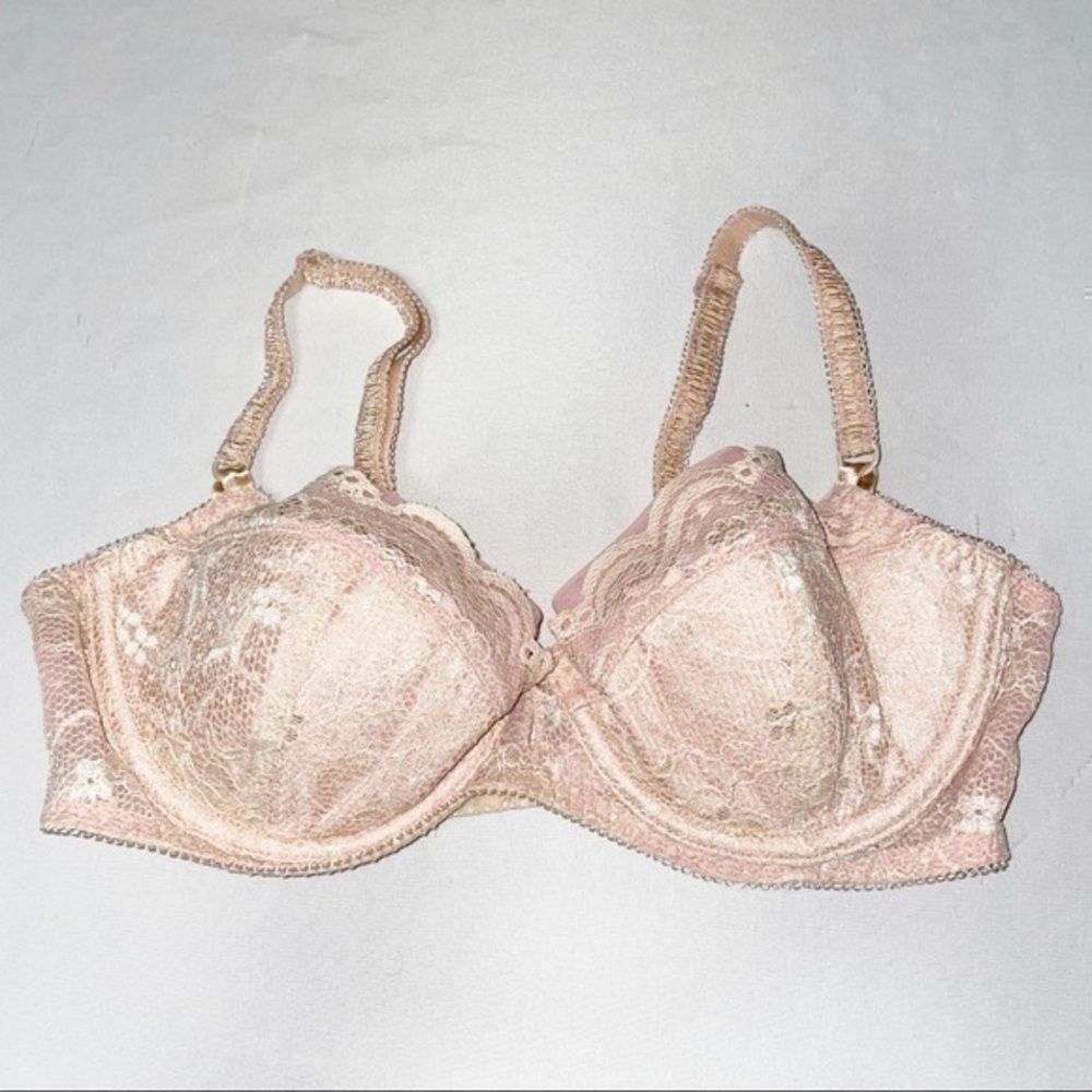 Vintage Victoria’s Secret Beige Lace Underwire Unlined Bralette